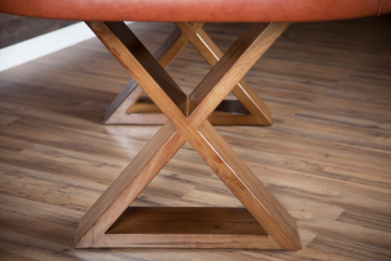 BBO The Helmsley: A Premier Modern Poker Table detail 3